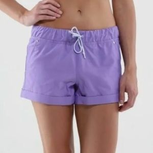 Lululemon Play All Day shorts size 8 in EUC